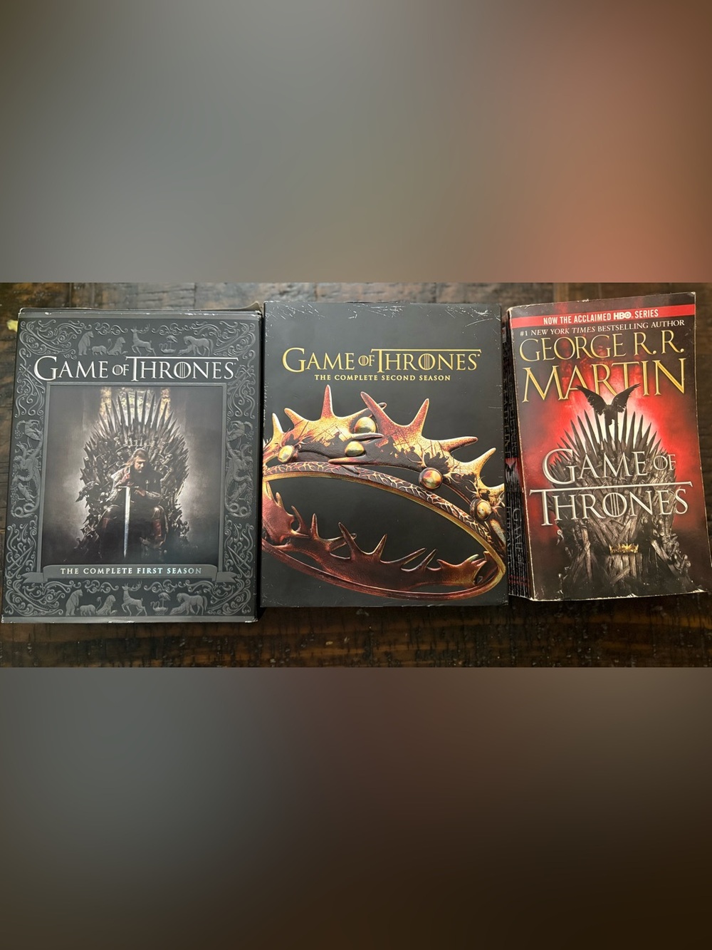 Game of Thrones Complete Seasons & Novel Boxed Set - Black, Gold, Red